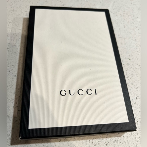 BNIB Gucci phone cass - Picture 2 of 4